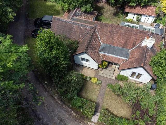 House for sale in Shalford, Westborough