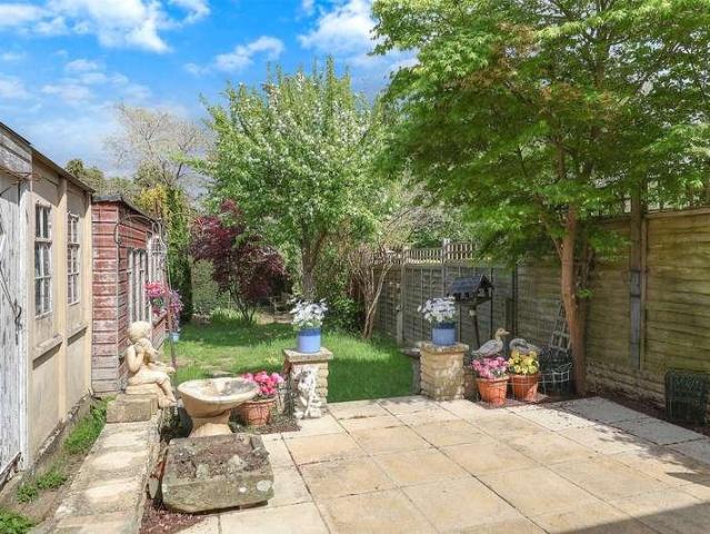 House for sale in Pachesham Park, Surrey