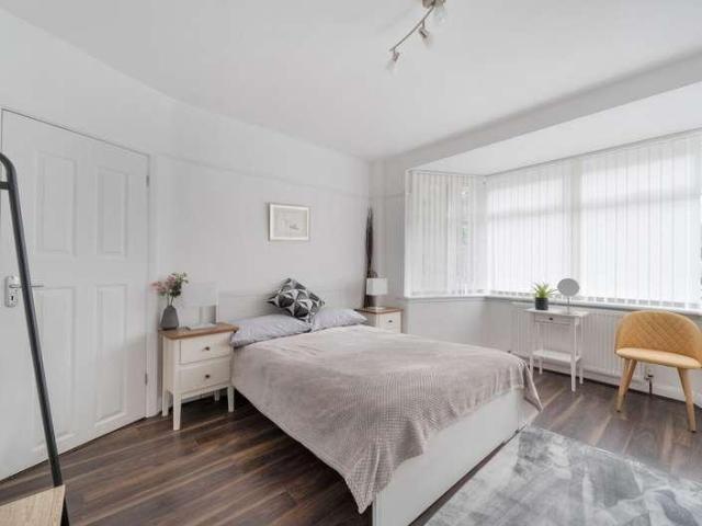 House for sale in North Finchley, Greater London