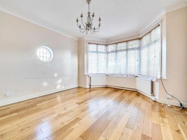 House for sale in Barnet Vale, Greater London