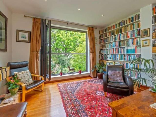 House for sale in Muswell Hill, Greater London