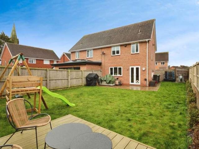 House for sale in Heathfield, Bromborough