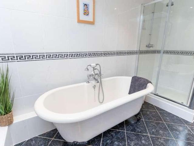 House for sale in Llantarnam, Wales