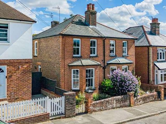 House for sale in Fole, Surrey