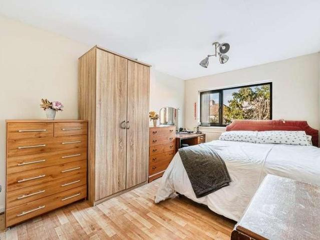 House for sale in London Borough of Ealing, Hanwell