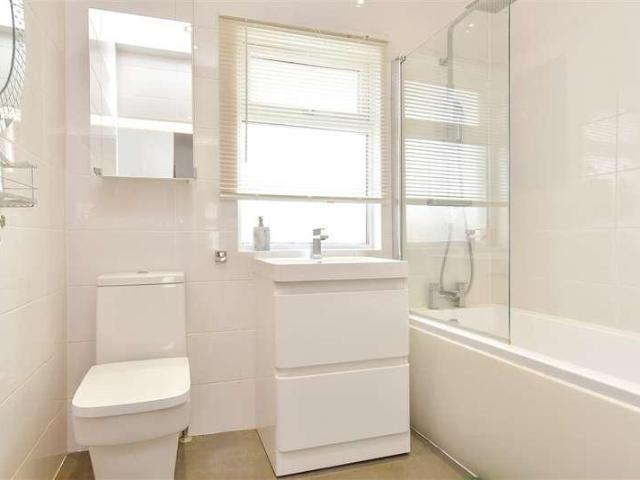 House for sale in Kings Farm, Hamerton