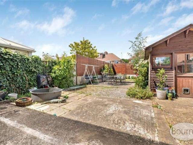 House for sale in Fairlands, Guildford