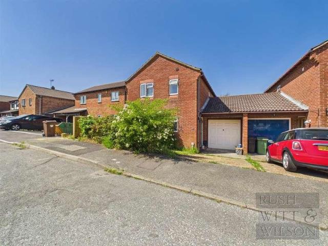 House for sale in Pebsham, Heathlands