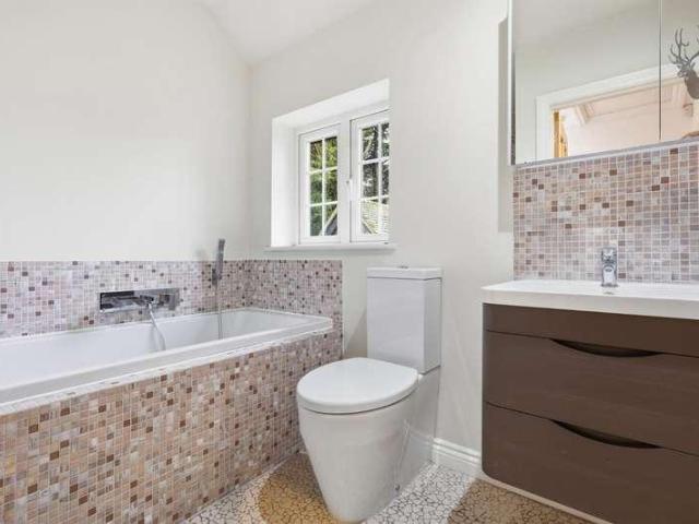 House for sale in Ivy Chimneys, Epping