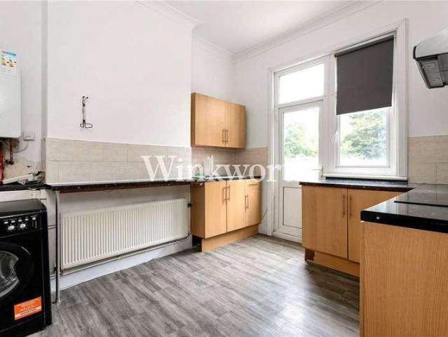 House for sale in New Southgate, Greater London