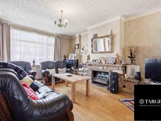 House for sale in Ponders End, Greater London