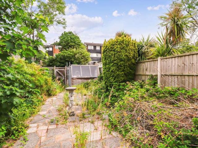 House for sale in Kingston Upon Thames, Norbiton