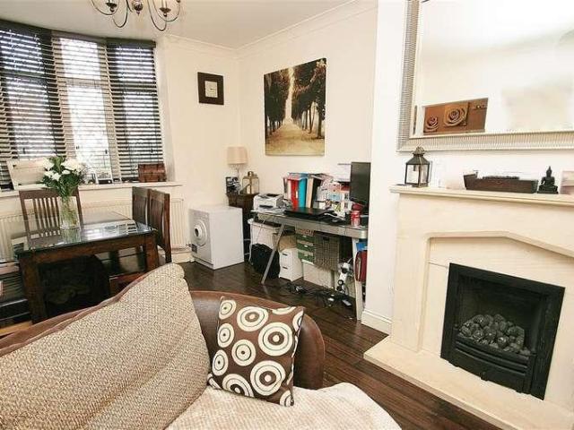 House for sale in Hayes, Gould's Green