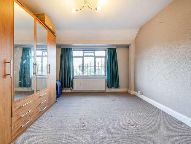 House for sale in Carpenders Park, Three Rivers