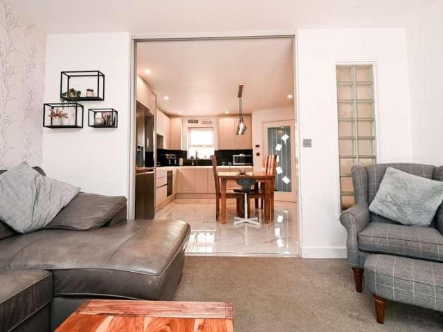 House for sale in Wombwell, South Yorkshire