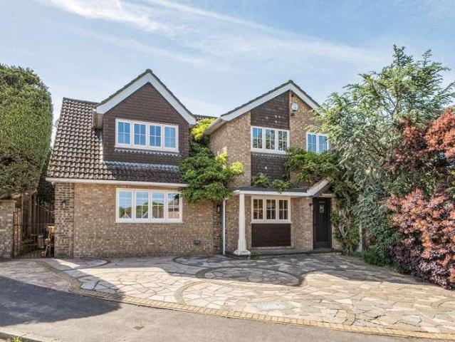 House for sale in Batchworth, Hertfordshire