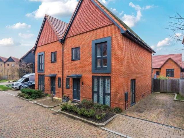House for sale in Buckler's Park, Crowthorne