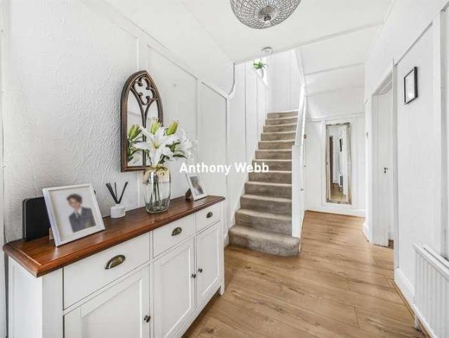 House for sale in Southgate, Greater London