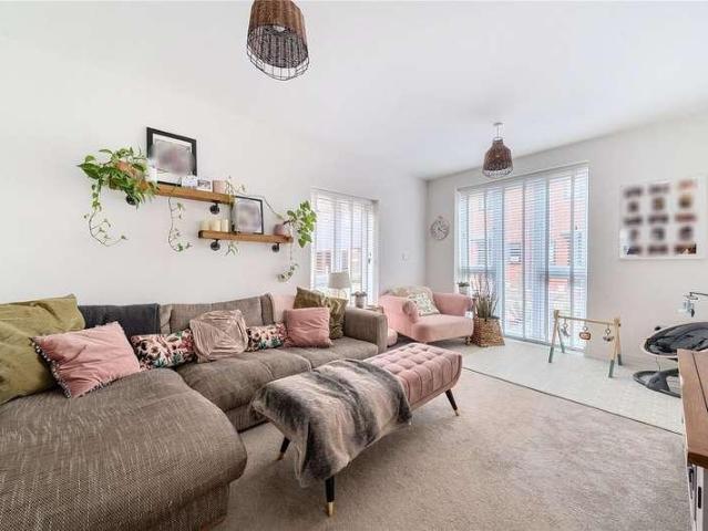 House for sale in Buckler's Park, Crowthorne