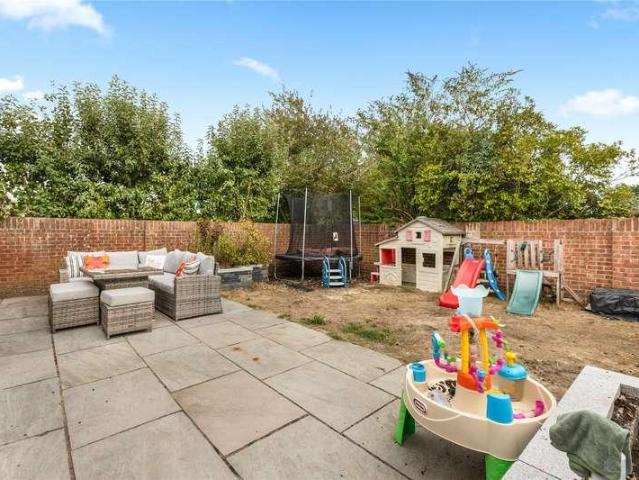 House for sale in West End, Heol-las