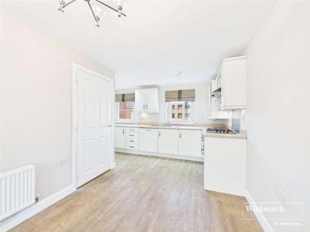 House for sale in Battle, Reading