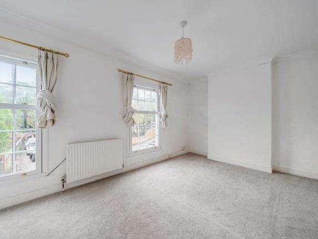 House for sale in Henley-on-Thames, Berrick Salome