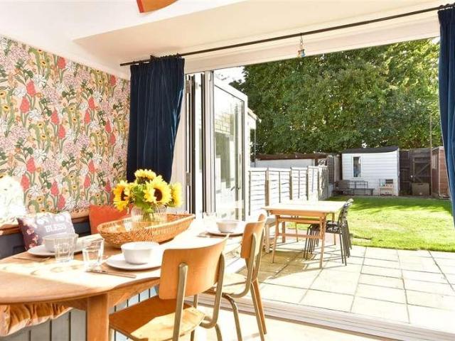 House for sale in Chatham