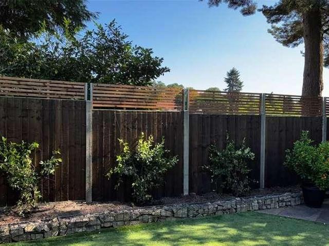 House for sale in Fole, Surrey