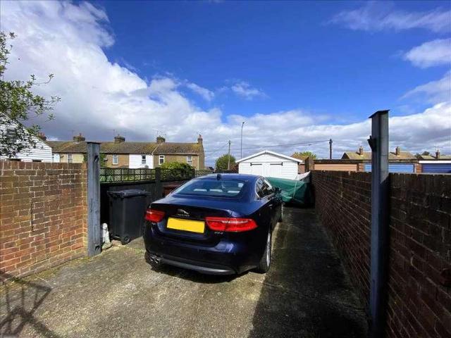 House for sale in Westcourt, Hamerton