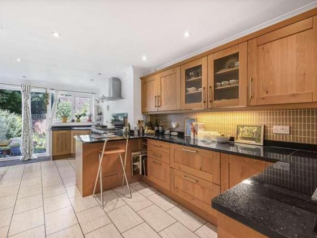 House for sale in Henley-on-Thames, Berrick Salome