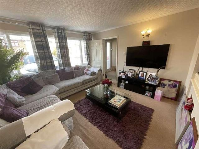 House for sale in Lee Chapel, Essex