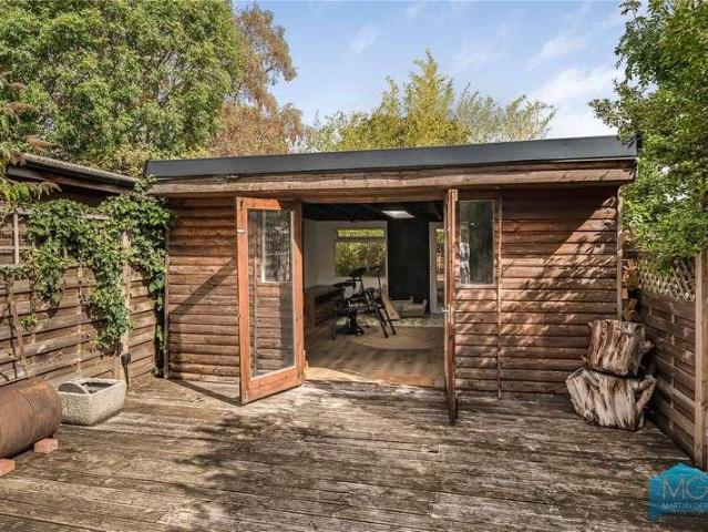 House for sale in Finchley, Greater London