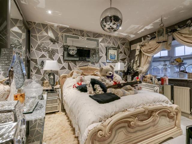 House for sale in Higher Folds, Wigan
