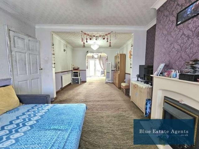 House for sale in Charville, Greater London