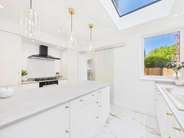 House for sale in Roffey, Horsham