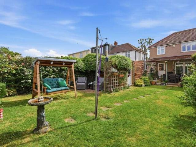 House for sale in Elm Park, Greater London