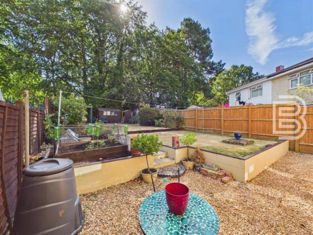 House for sale in Overslade, New Bilton