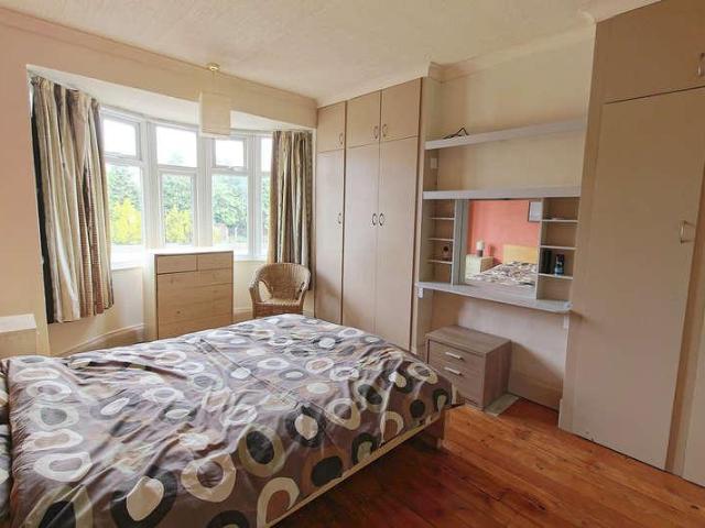 House for sale in Oadby, Leicestershire