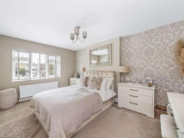 House for sale in Hillview, Surrey