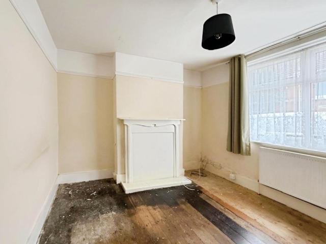 House for sale in Folkestone, Foord