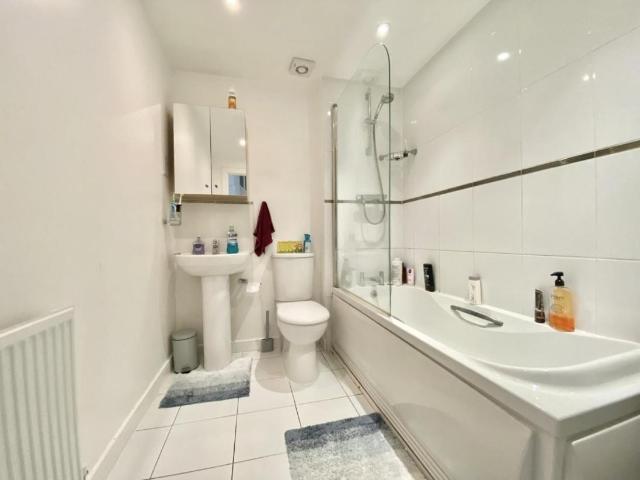 House for sale in Hayes, Greater London