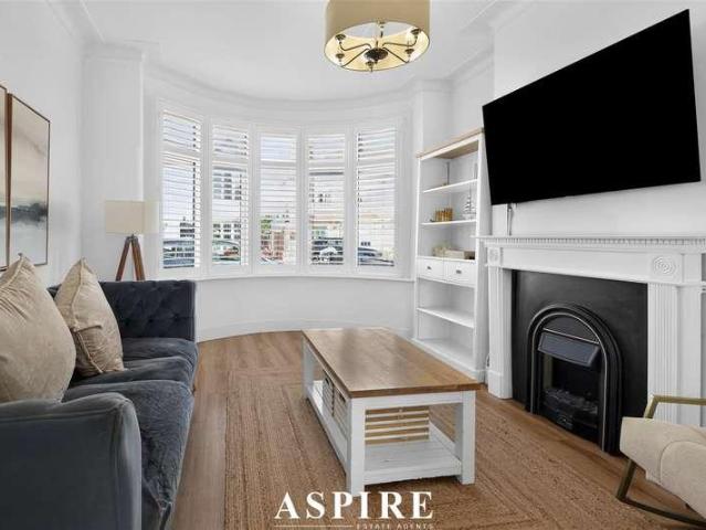 House for sale in Alton Barnes, Essex
