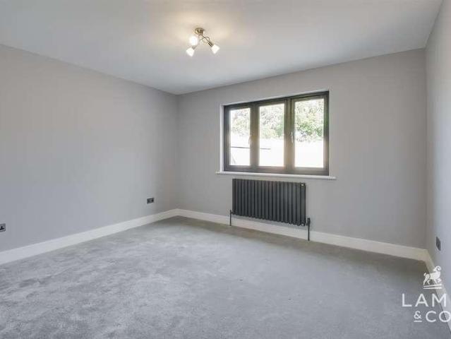 House for sale in Dale Hill, Essex