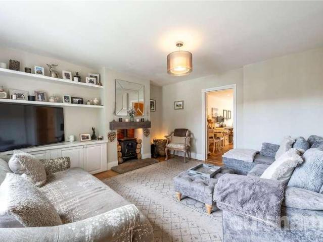 House for sale in Bromsgrove, Worcestershire