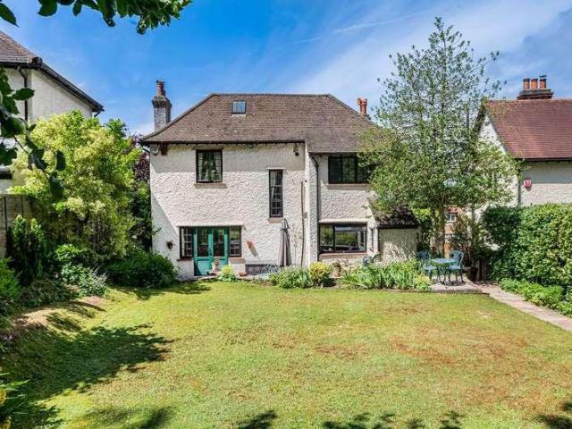 House for sale in London Borough of Croydon, Purley