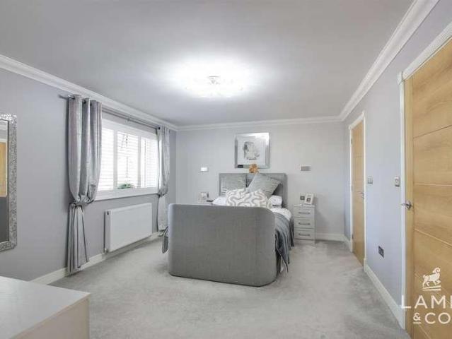 House for sale in Dale Hill, Essex