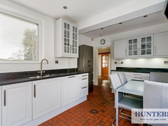 House for sale in Yeadon, West Yorkshire