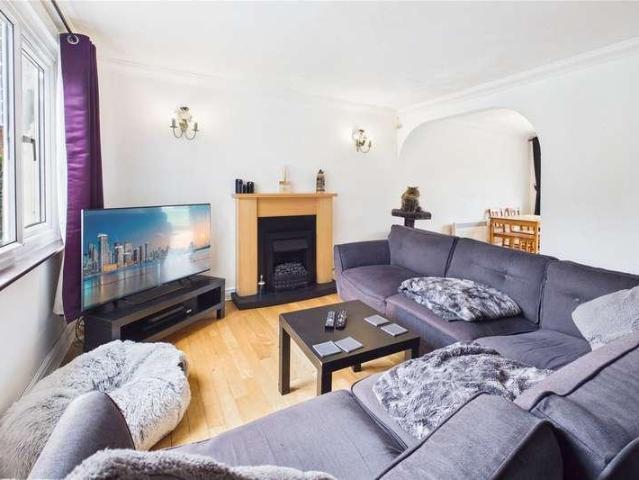 House for sale in Speen