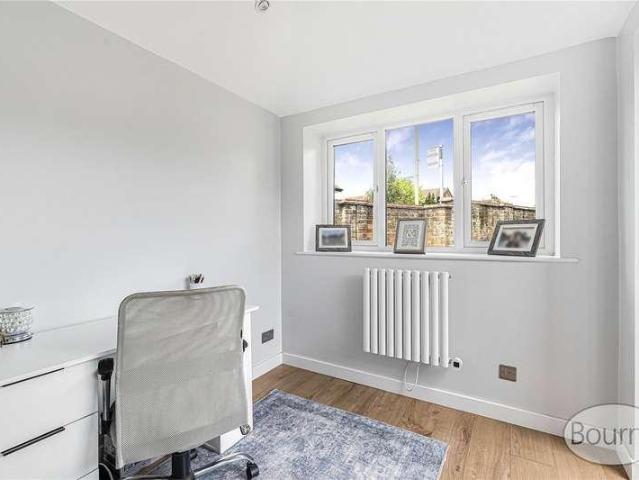 House for sale in The Crescent, Farnborough