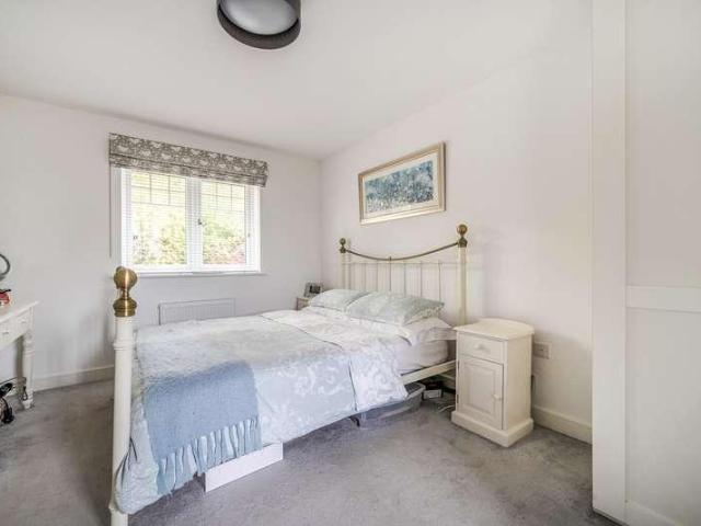 House for sale in Farnham, Waverley